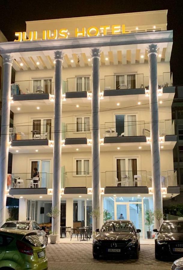 Julius Hotel Golem  Exterior photo